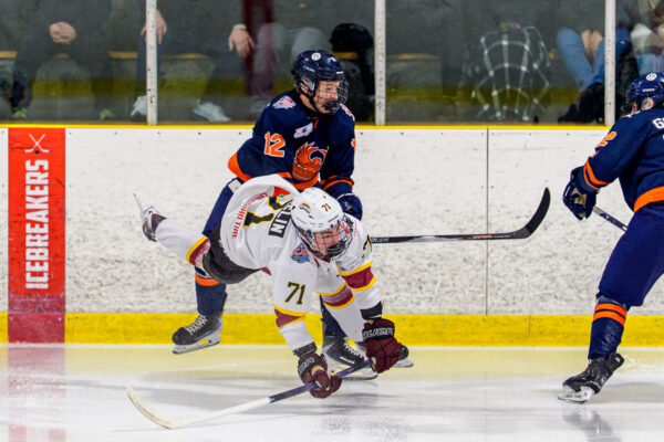 VIDEO/GALLERY: Thunderbirds retake series lead on Rock