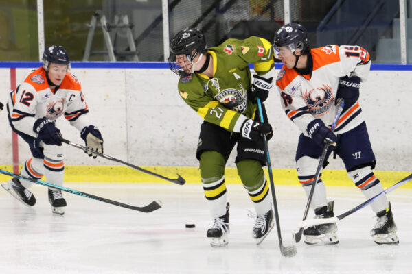 Voodoos edge Thunderbirds in shootout