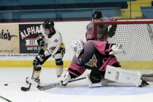 GALLERY: Eagles get by Vikings 6-3